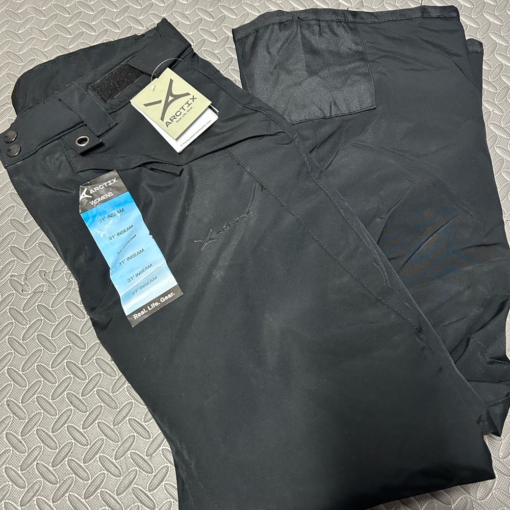 Women’s snow pants